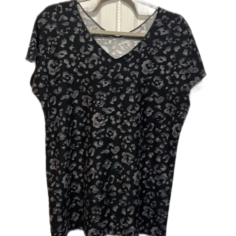 Women's Top - No name